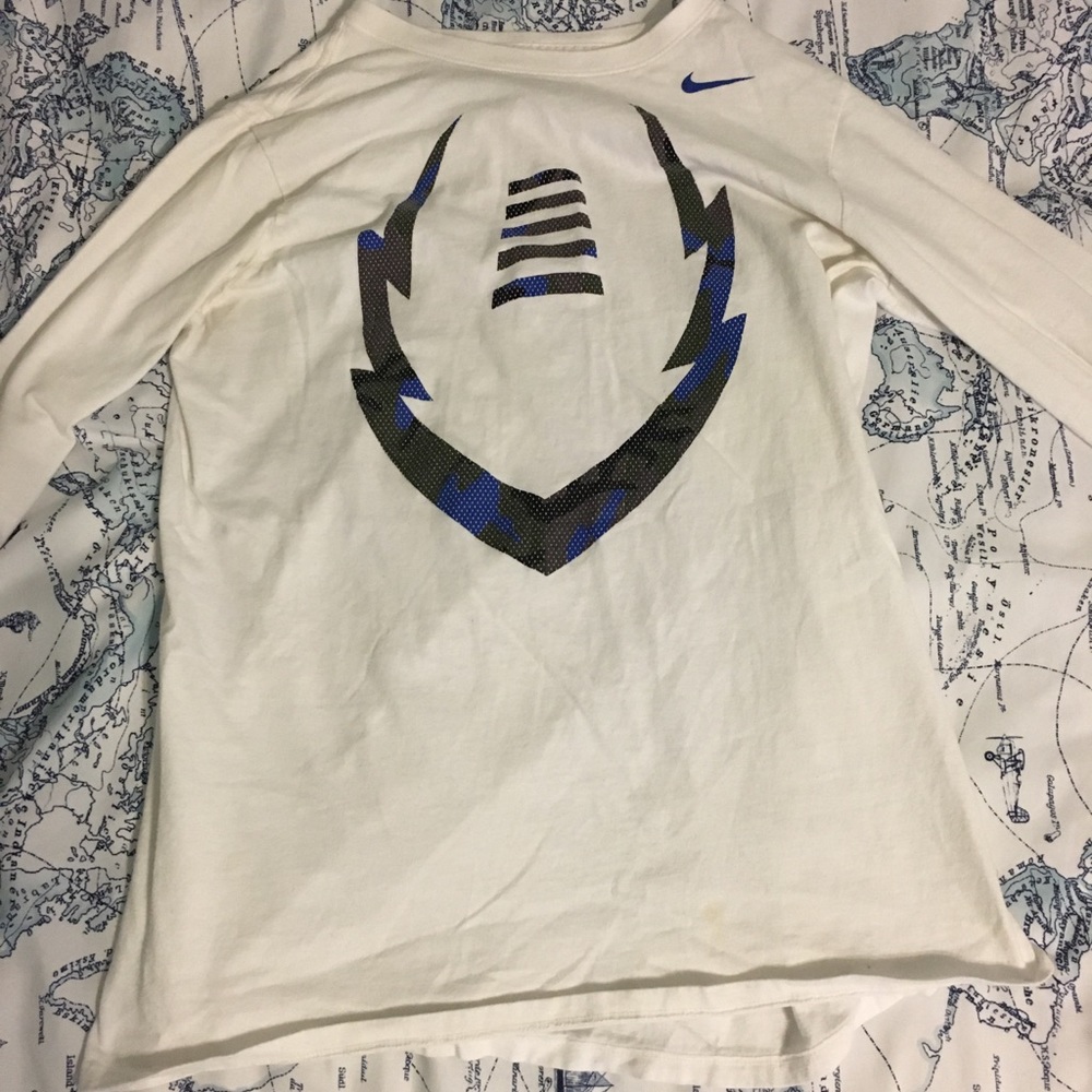 Nike long sleeve shirt. Size XL.